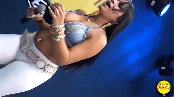Big Mariana Souza no Bundalelê vídeos frescos