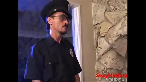 Cop gives teenage girl his big stick الكبير مقاطع فيديو جديدة