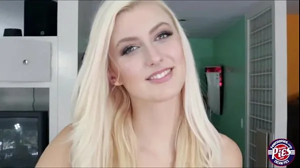 Veliki Sex with cute blonde girl sveži videoposnetki