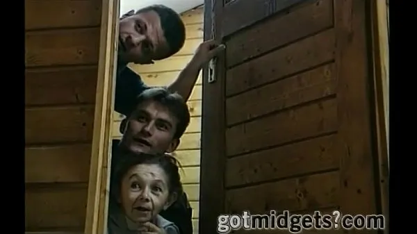Stora Threesome In A Sauna with 2 Midgets Ladies färska videor
