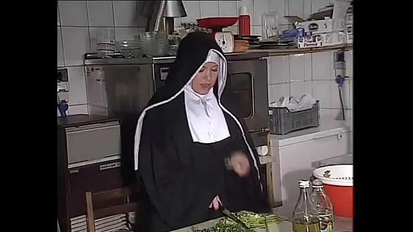 Duże German Nun Assfucked In Kitchenświeże filmy
