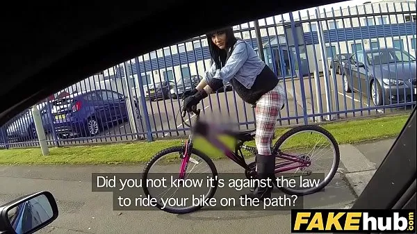 大Fake Cop Hot cyclist with big tits and sweet ass新鲜的视频
