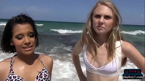 Veľké Amateur teen picked up on the beach and fucked in a van čerstvé videá