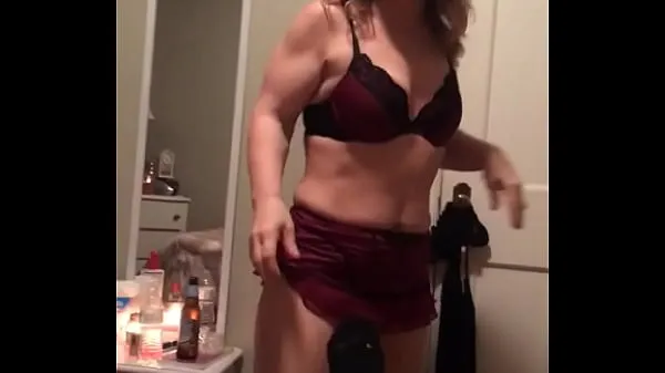 بڑے Escort in skirt تازہ ویڈیوز