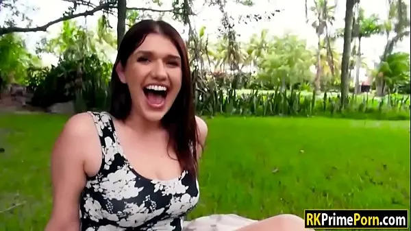 Video besar April Dawn swallows cum for some money segar