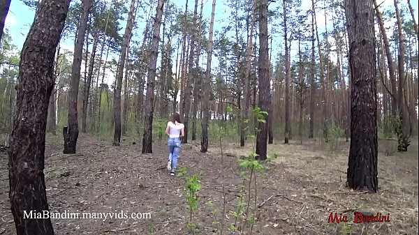 크고 신선한 비디오Public outdoor fuck for fit Mia in the forest. Mia Bandini