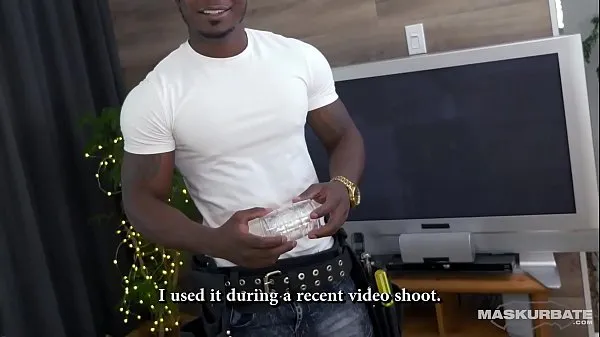 Big Str8 Muscular Black Dude sacode sua BBC durante o trabalho vídeos frescos