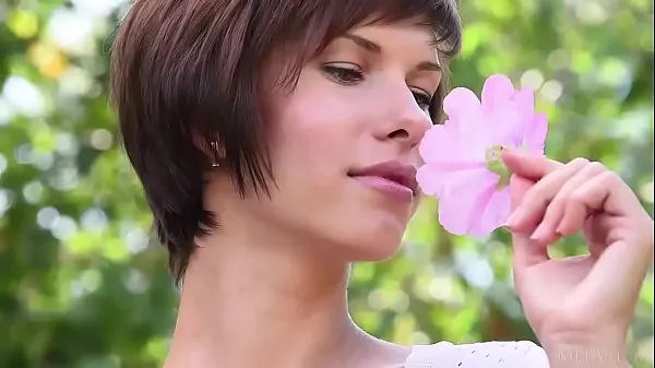 METART - Charming Suzanna A Undressing Outdoor Video baharu besar