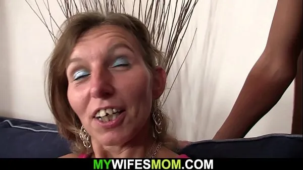 Nagy Tanned old mom spreads legs for his hubby friss videók