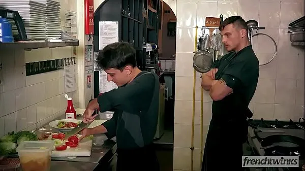 크고 신선한 비디오Parody Gordon Ramsay Kitchen Nightmares 2
