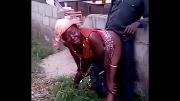 Isoja African woman fucks her man in public tuoretta videota