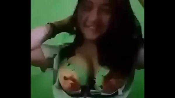 Veliki big tits beautiful girl sveži videoposnetki
