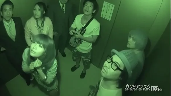 Isoja Emergency stop! Closed room elevator gangbang 1 tuoretta videota