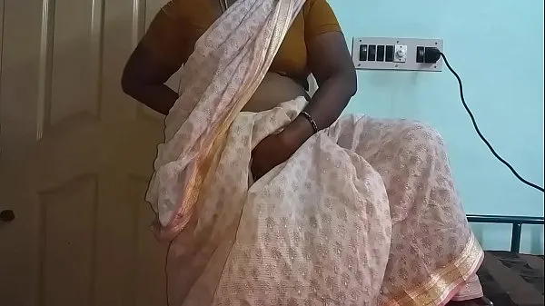 Video lớn Indian Hot Mallu Aunty Nude Selfie And Fingering For father in law mới