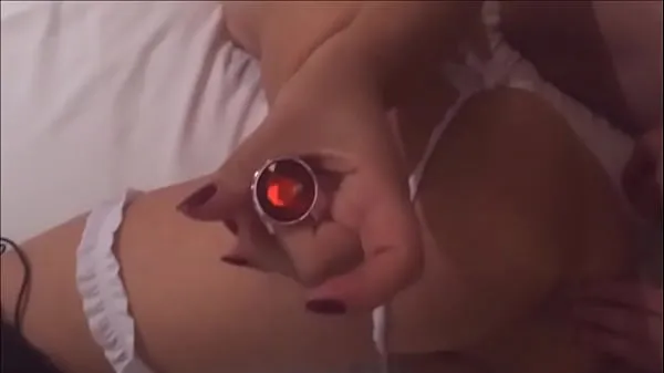 Čerstvá videa My young wife asked for a plug in her ass not to feel too much pain while her black friend fucks her - real amateur - complete in red velké