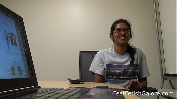 Veliki Indian Petite Students Red Feet Soles Preview sveži videoposnetki