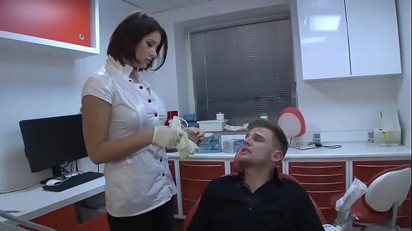 une jeune dentiste o. de donner sa chatte pour eviter la plainte du client a son patron