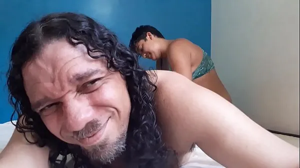 Stora INVERSION DUDA HUGNEN EATING BLUEZAO'S ASS WITH A VIBRATING CONSOLE färska videor