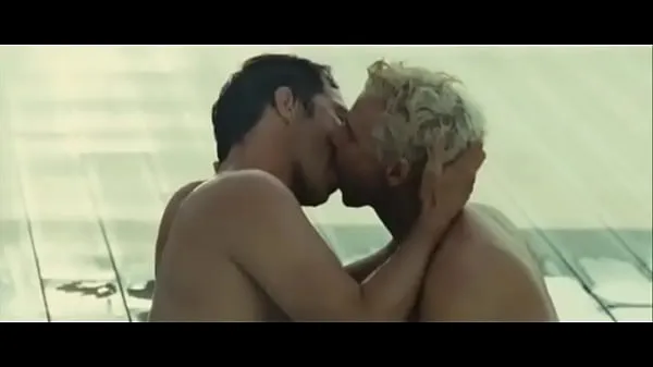 Big British Actor Paul Sculfor Gay Kiss From Di Di Hollywood fresh Videos