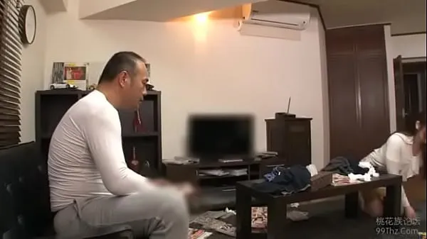 Video lớn Father in law try to m mới