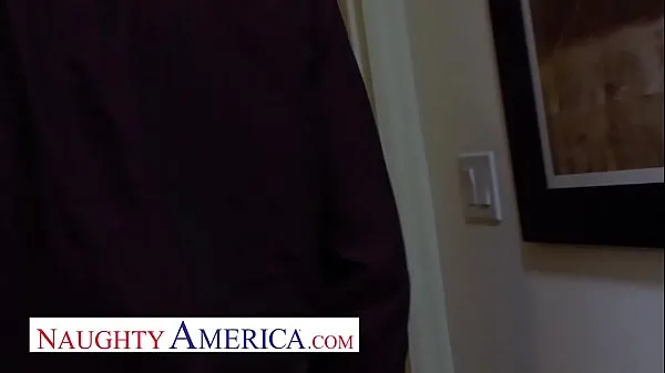 Veľké Naughty America - Krissy Lynn gets her milf wet pussy fucked čerstvé videá