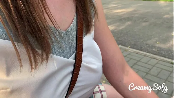 Veliki Surprise from my naughty girlfriend - mini skirt and daring public blowjob - CreamySofy sveži videoposnetki