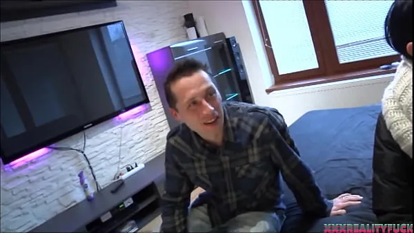 بڑے Amateur couple show how to make it horny in home bedroom تازہ ویڈیوز