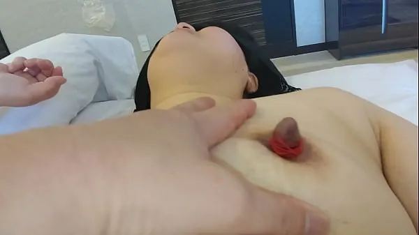 Stora After sucking the nipple of her beloved wife Yukie, wrap it with a string to prevent it from returning färska videor