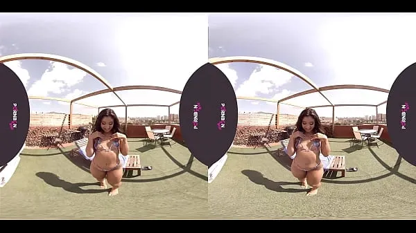 De grandes PORNBCN VR Young Jade Presley se masturbe à l'extérieur sur la terrasse et gicle sur le sol en réalité virtuelle 4K 3D | REMPLIR ICI des vidéos fraîches