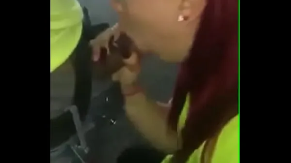 Veliki Employee suckling the boss at work until milk comes out sveži videoposnetki
