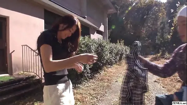 Video besar Japanese MILF Maki Hojo uncensored public nudity segar