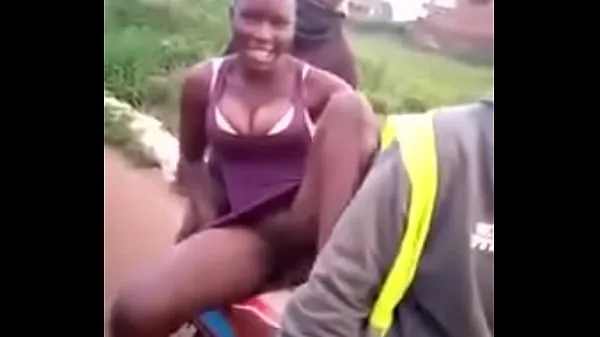 Video besar African girl finally claimed the bike segar