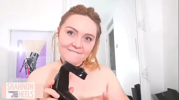 Большие SHOE BITCH застегивает ее грязные каблуки - Shannon Huxley свежие видео