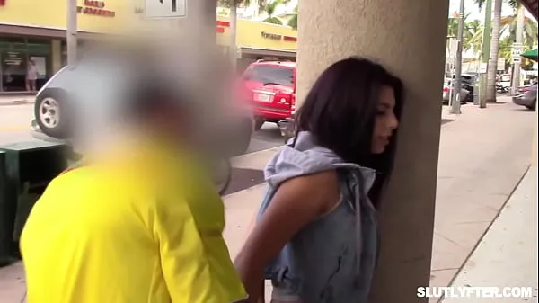 ใหญ่Teen shoplifter gets her pussy fucked by the pervert officerวิดีโอสด