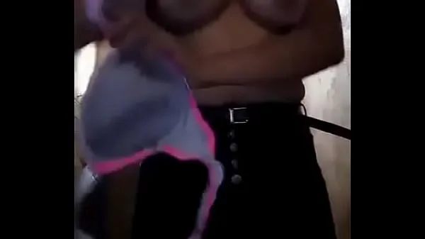 Čerstvá videa Young man shows me tremendous tits velké