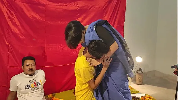 Video lớn Husband fingering while his wife fuck Threesome sex Bengali , Shathi khatun and hanif and Shapan pramanik mới
