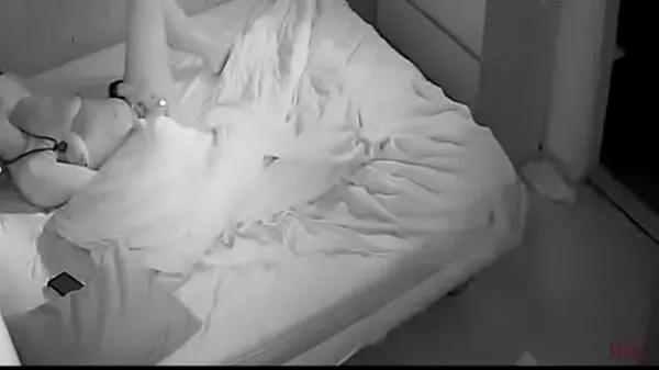 Большие KittieNoOne мастурбирует перед сном свежие видео