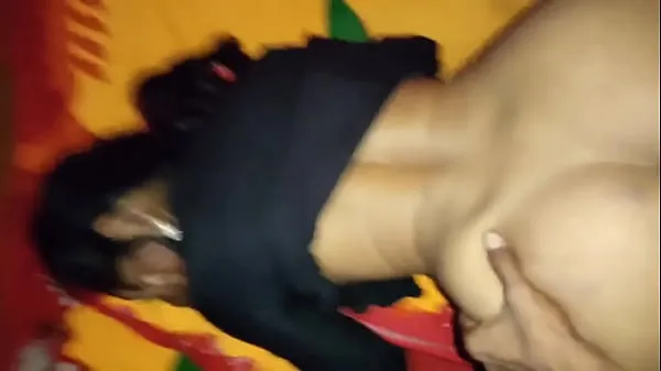 크고 신선한 비디오Sister-in-law sitting alone at home, lying on her bed, Dudhwalai beat her ass fiercely