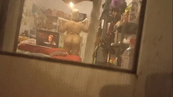 Store My step aunt left the curtains open and I was able to record her while she was getting dressed after the shower ferske videoer