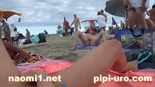 Video besar girl masturbate on beach segar