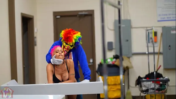Big Ebony Pornstar Jasamine Banks Gets Fucked In A Busy Laundromat by Gibby The Clown fresh Videos