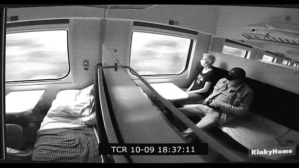 Большие Настоящий секс в поезде свежие видео