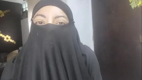 Big Arabian squirting her fat pussy in her burqa fresh Videos