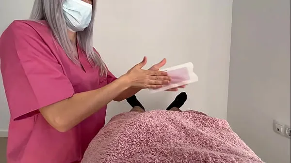 بڑے Cock waxing by cute amateur girl who gives me a surprise handjob until I finish cumming تازہ ویڈیوز