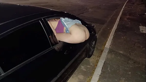 Store Wife ass out for strangers to fuck her in public ferske videoer
