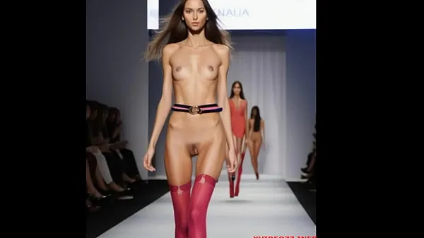 Spectacular Fashion Showcase: Young Models Boldly Rock Colorful Stockings on the Catwalk الكبير مقاطع فيديو جديدة