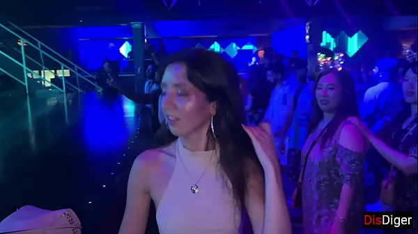 Big Horny girl agreed to sex in a nightclub in the toilet fresh Videos